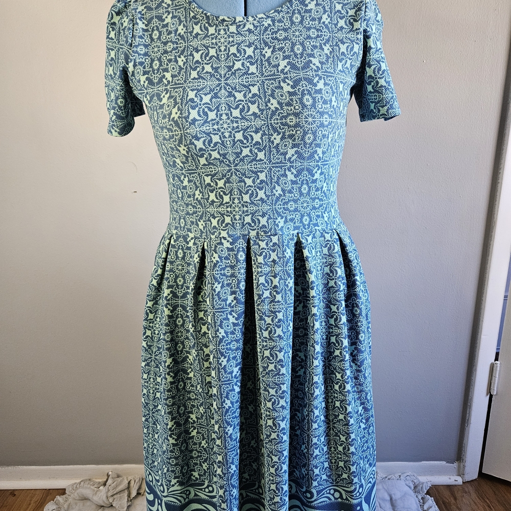 Green Lularoe Amelia Patterned Dress XL